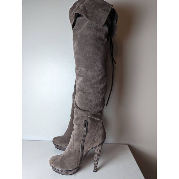 BAKERS Lila Brown Suede Over The Knee Boot Size 6B - Picture 4 of 12